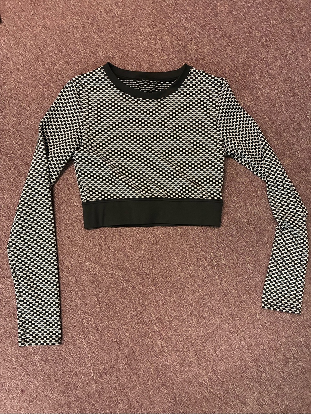 SHEIN Black & White Geometric Long-Sleeve Crop Top